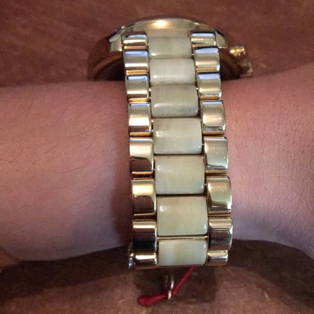 Gold watch - Picture 3 of 3